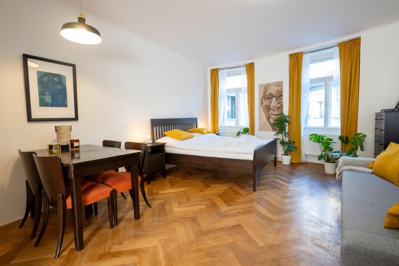 Hostel White Wolf House & Prag